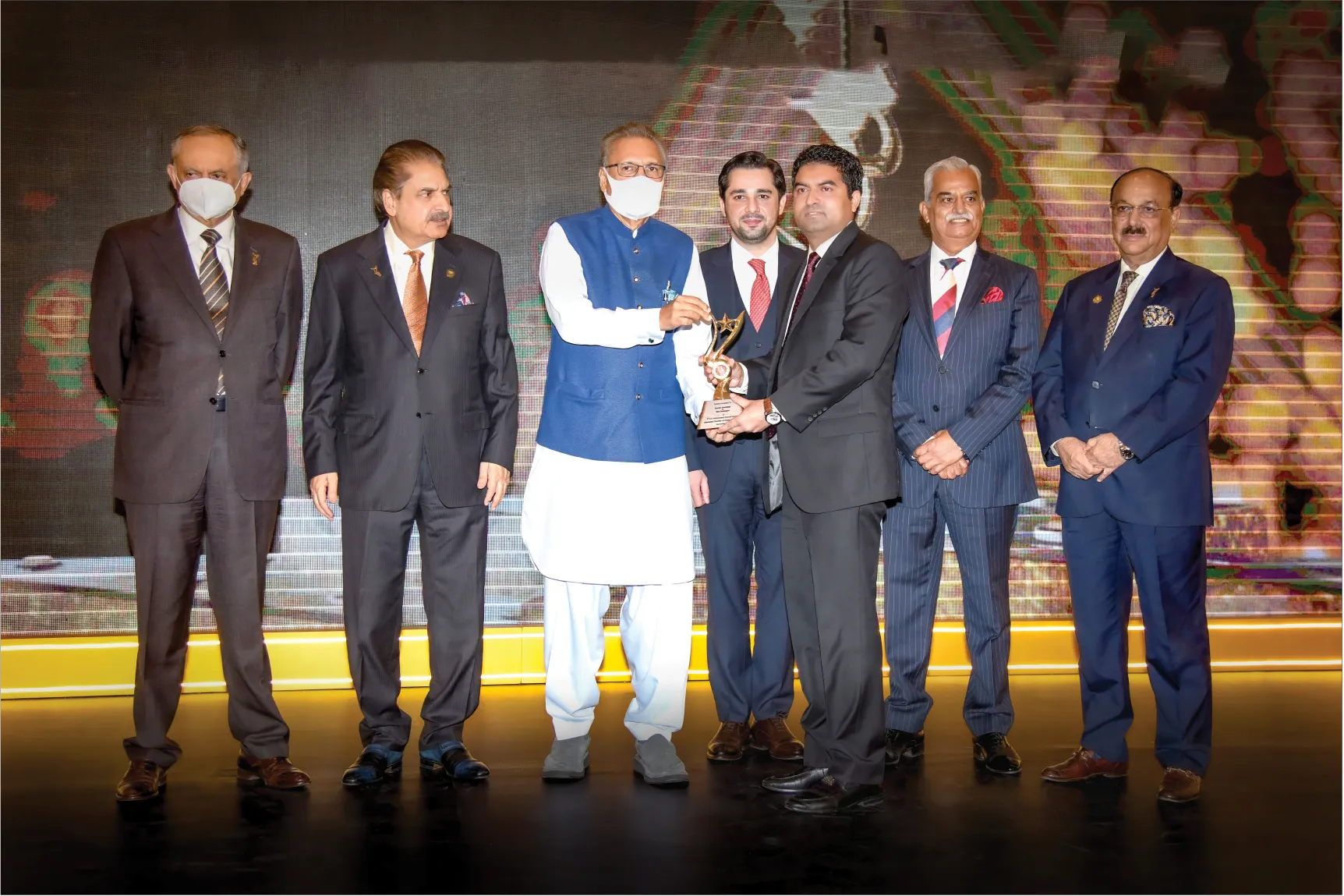 Tanveer Sab Getting Award From President